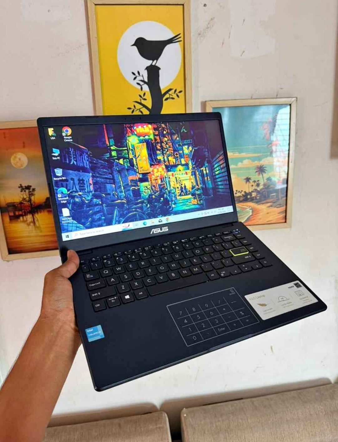 • ASUS VivoBook E410kA