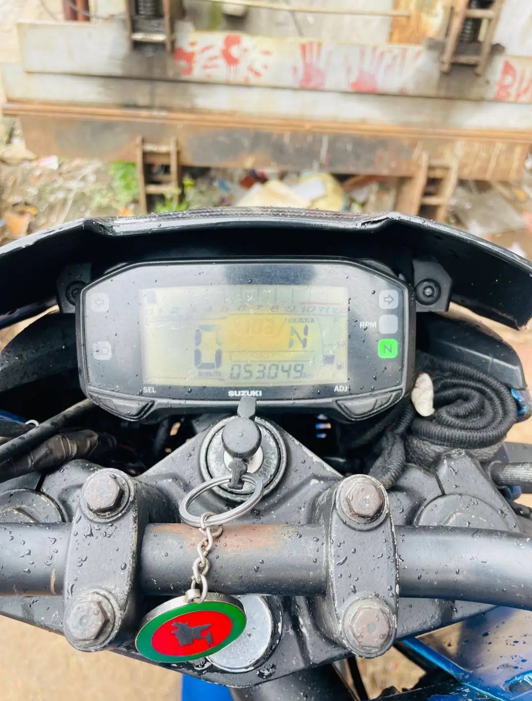 Suzuki Gixer monoton SD