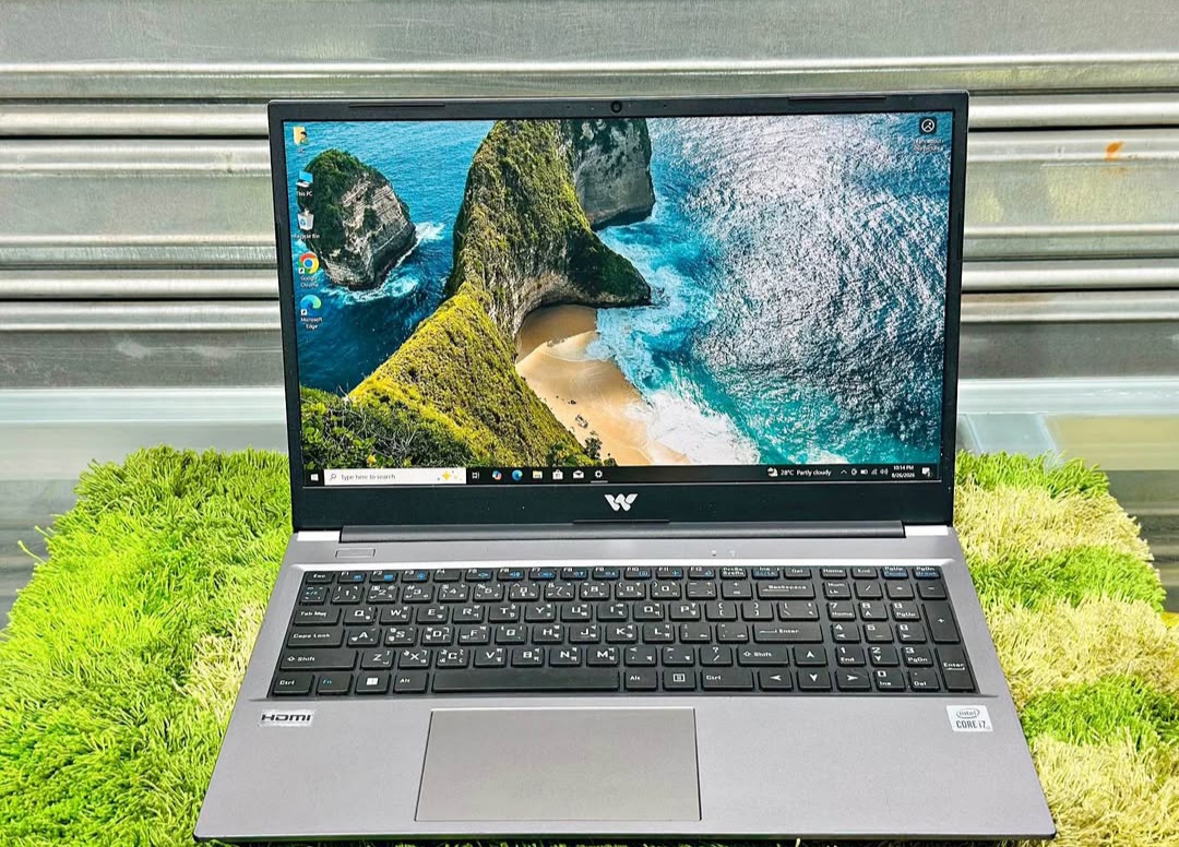 Core i7-10 Generation RAM 8GB SSD NVMe 128GB Display 15’6 FHD All ok 👍