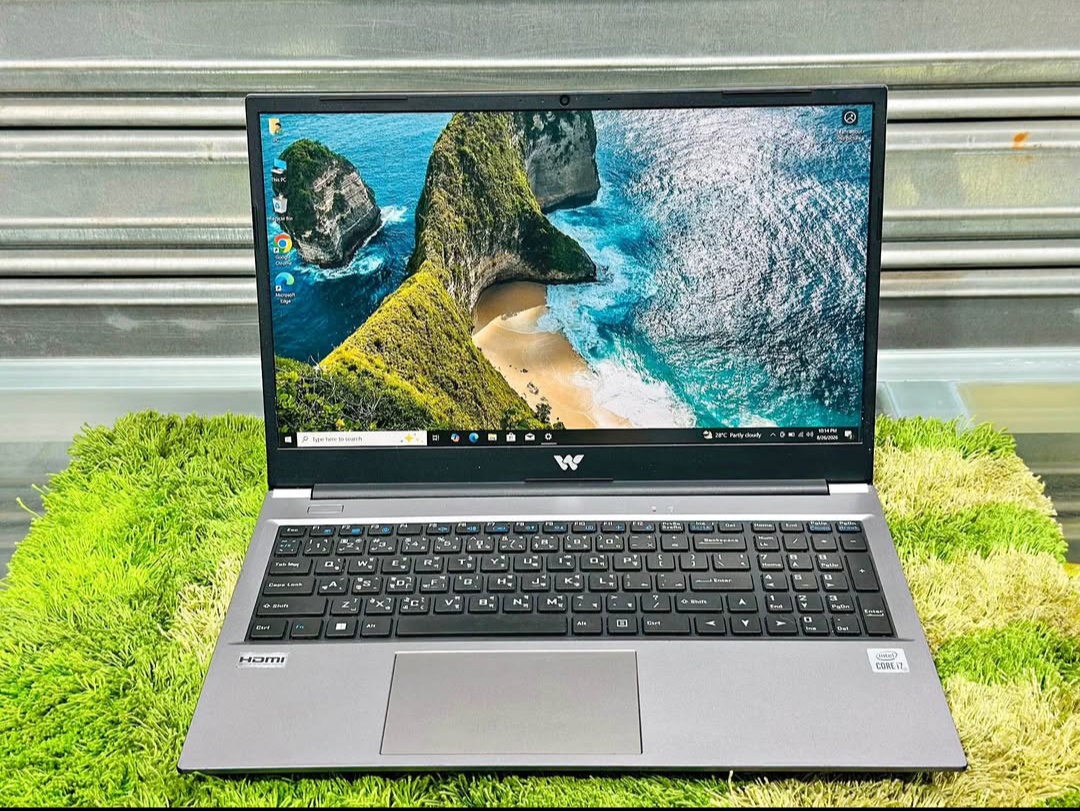 Core i7-10 Generation RAM 8GB SSD NVMe 128GB Display 15’6 FHD All ok 👍