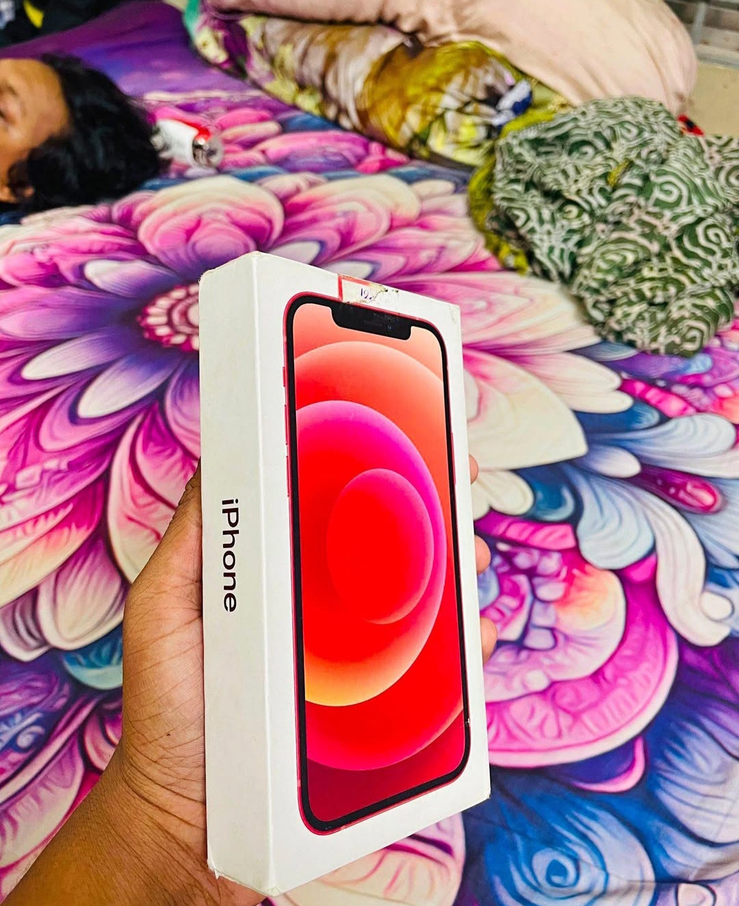 I+phone+12 Box soho
