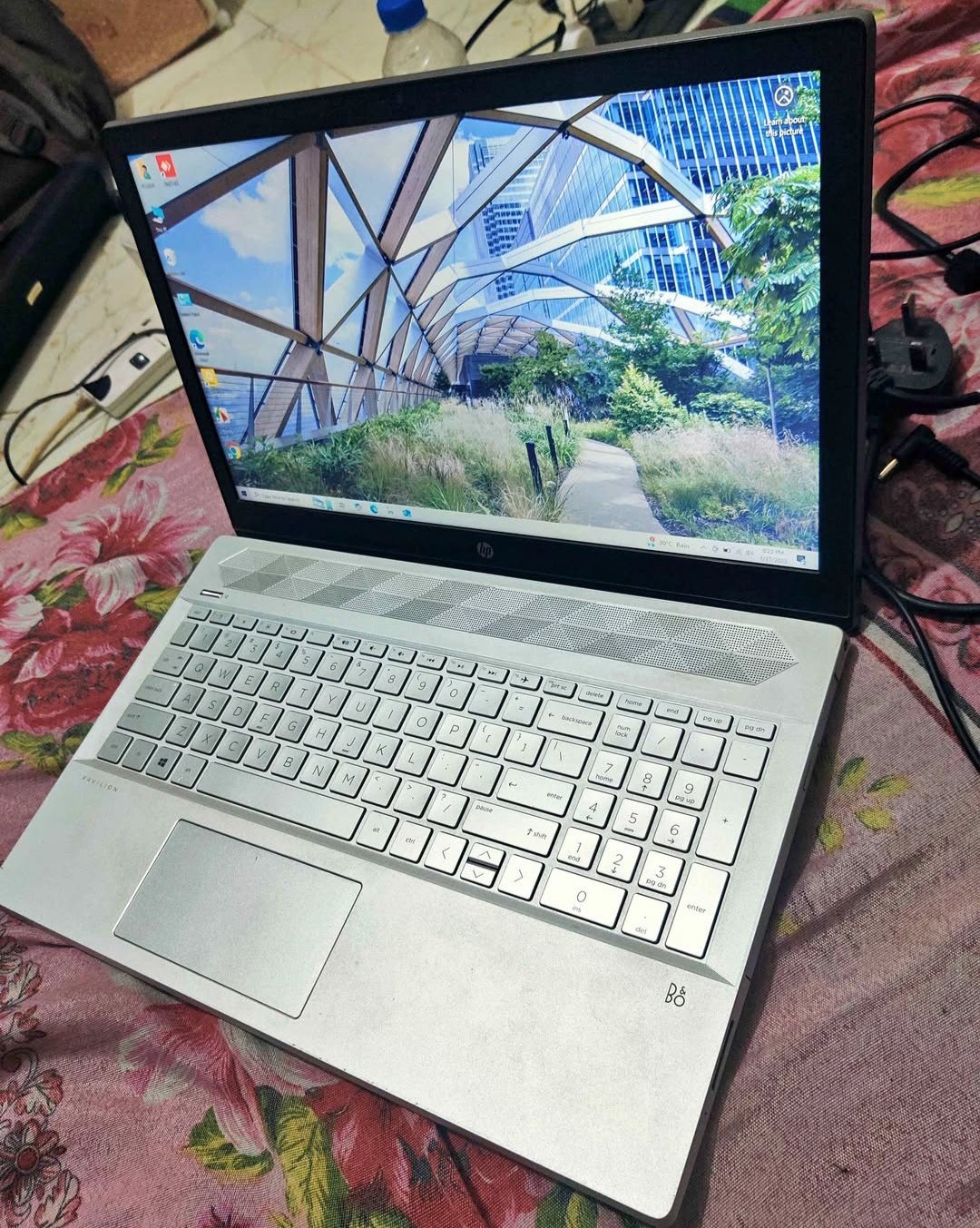 HP Pavilion i5 8Gen (12/256GB SSD)