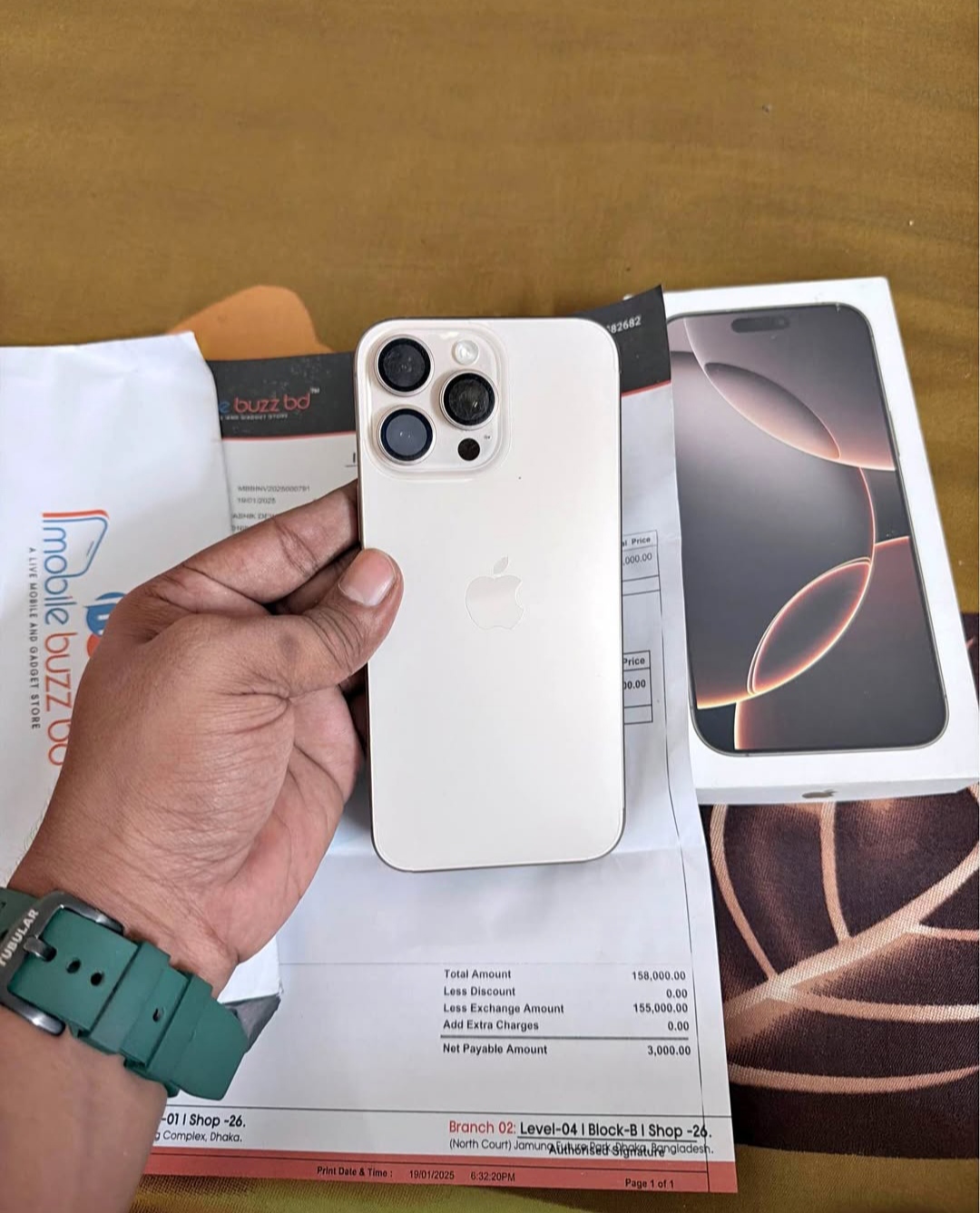 iPhone 16 pro max Desert titanium