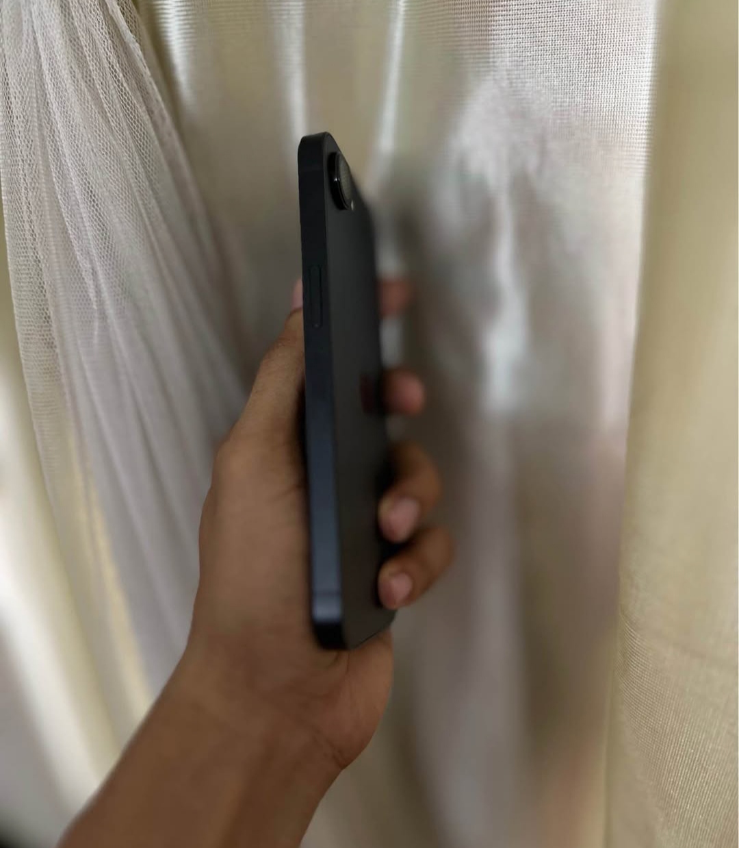 iPhone 16e 128GB iCloud lock