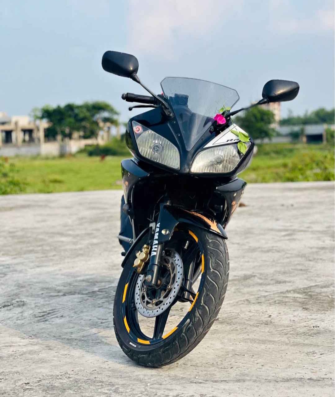 R15 V2