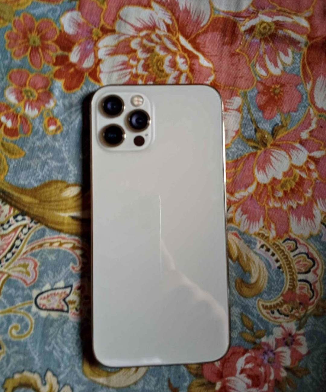 iPhone 12pro 128gb(display broken)