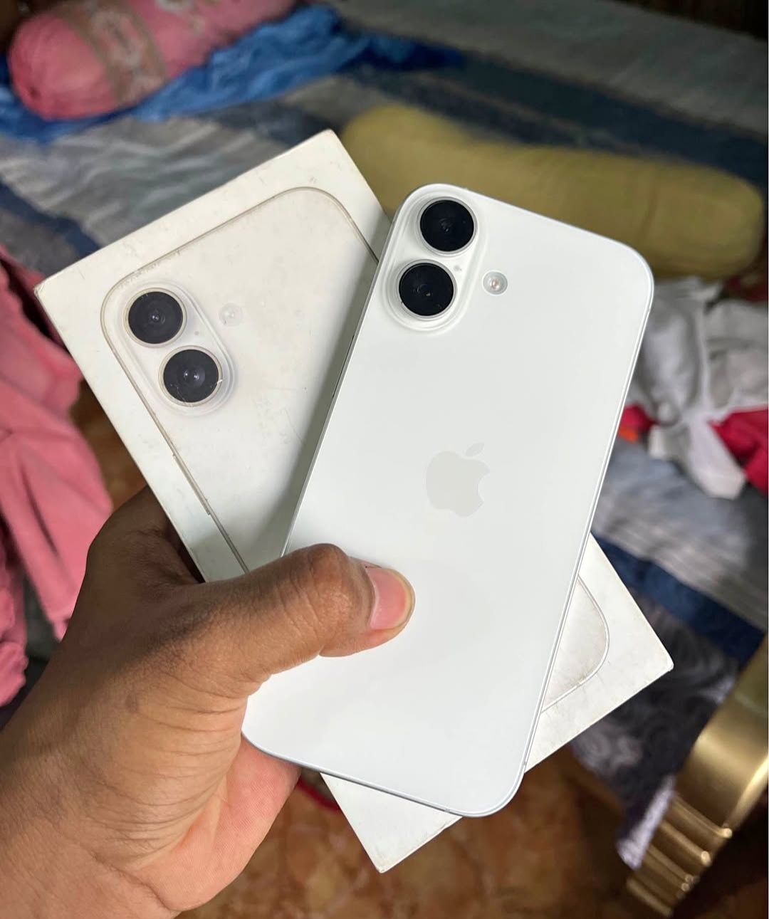 Iphone 17 256gb (99% & with box)