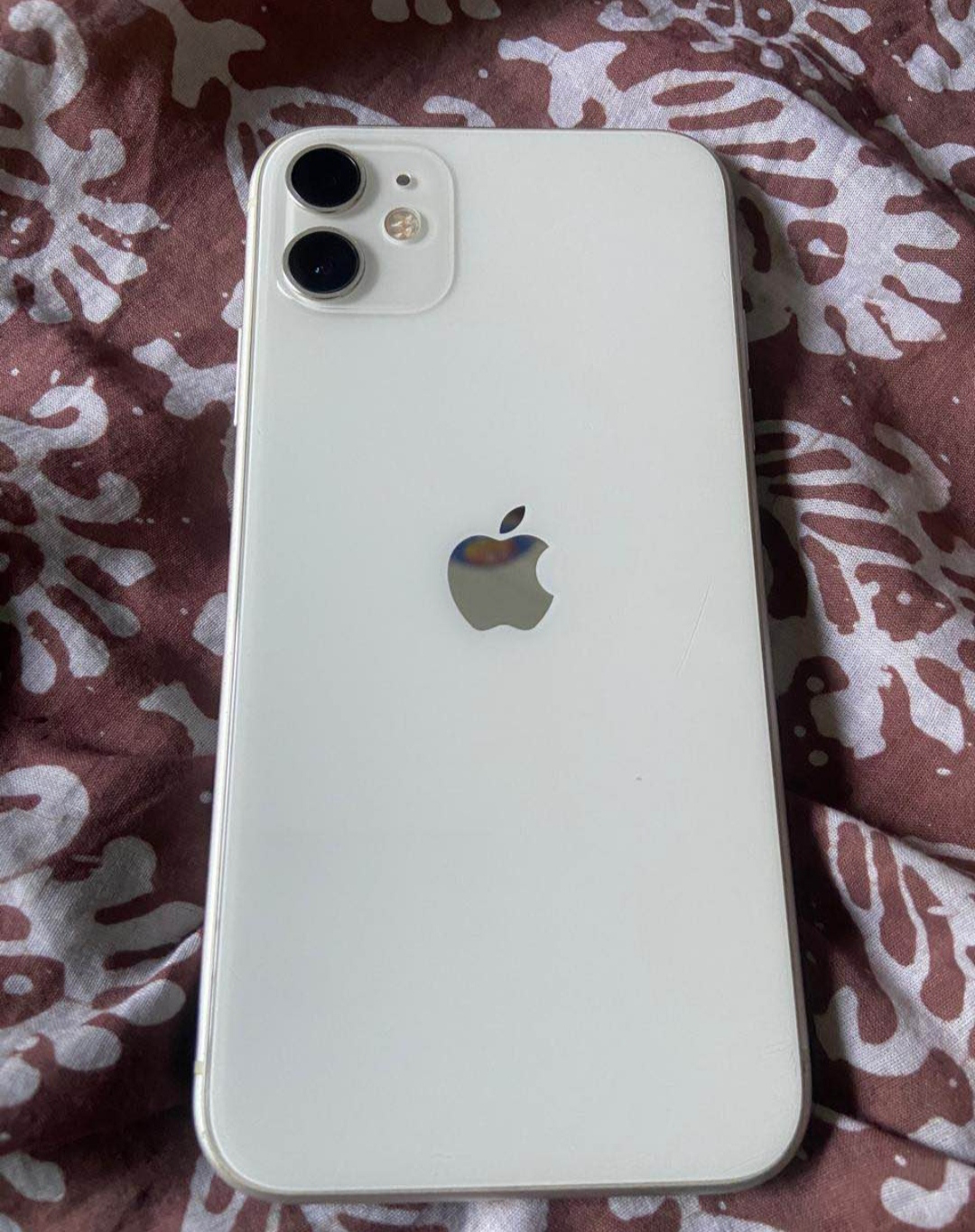 iphone 11 White (128GB)