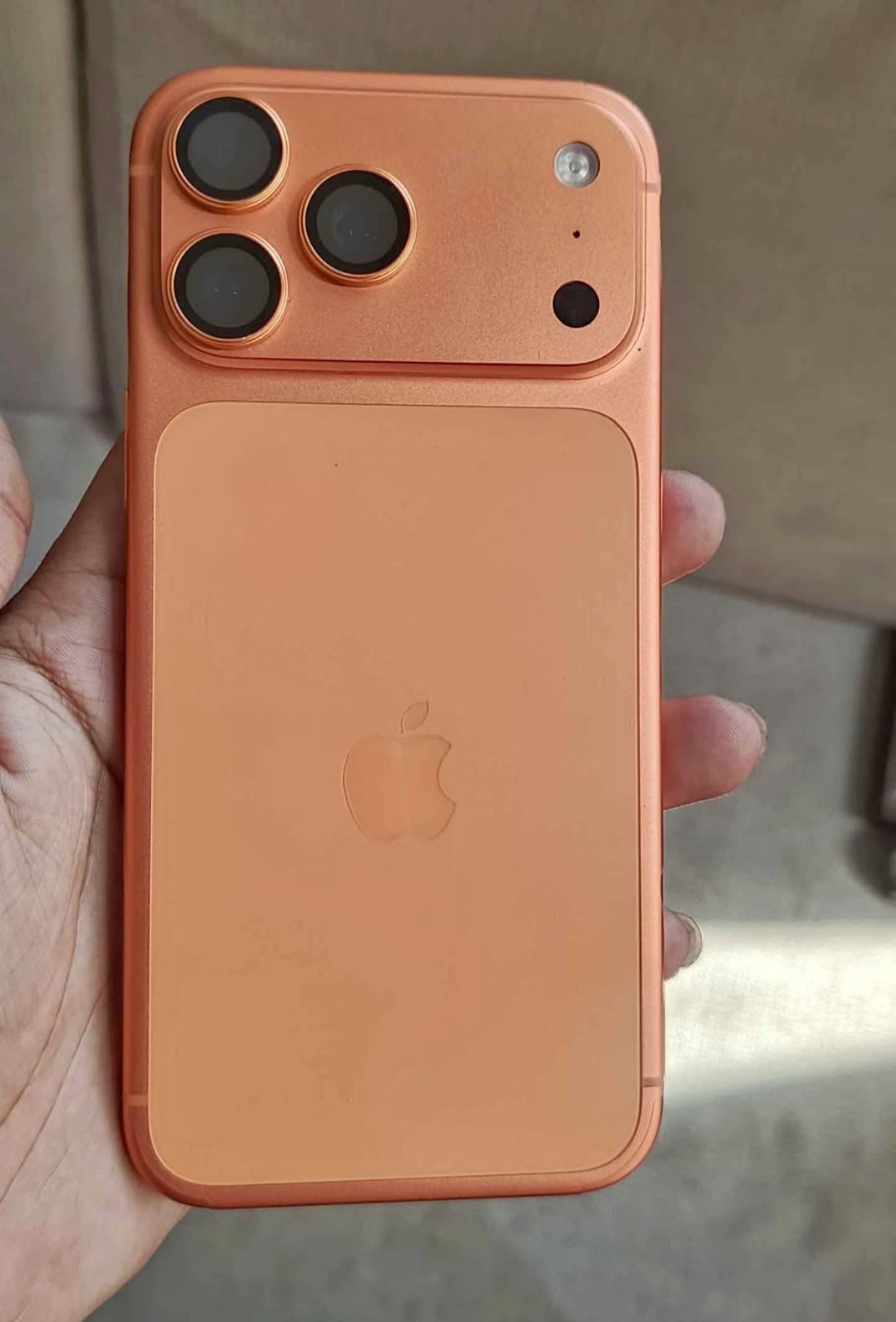 I Phone 17pro Max (Cosmic Orange) (USA/LLA 256gb)