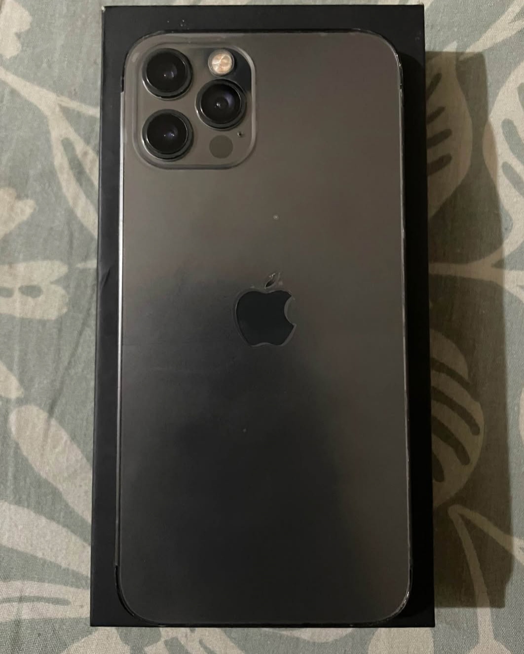 iPhone 12 Pro (with box)