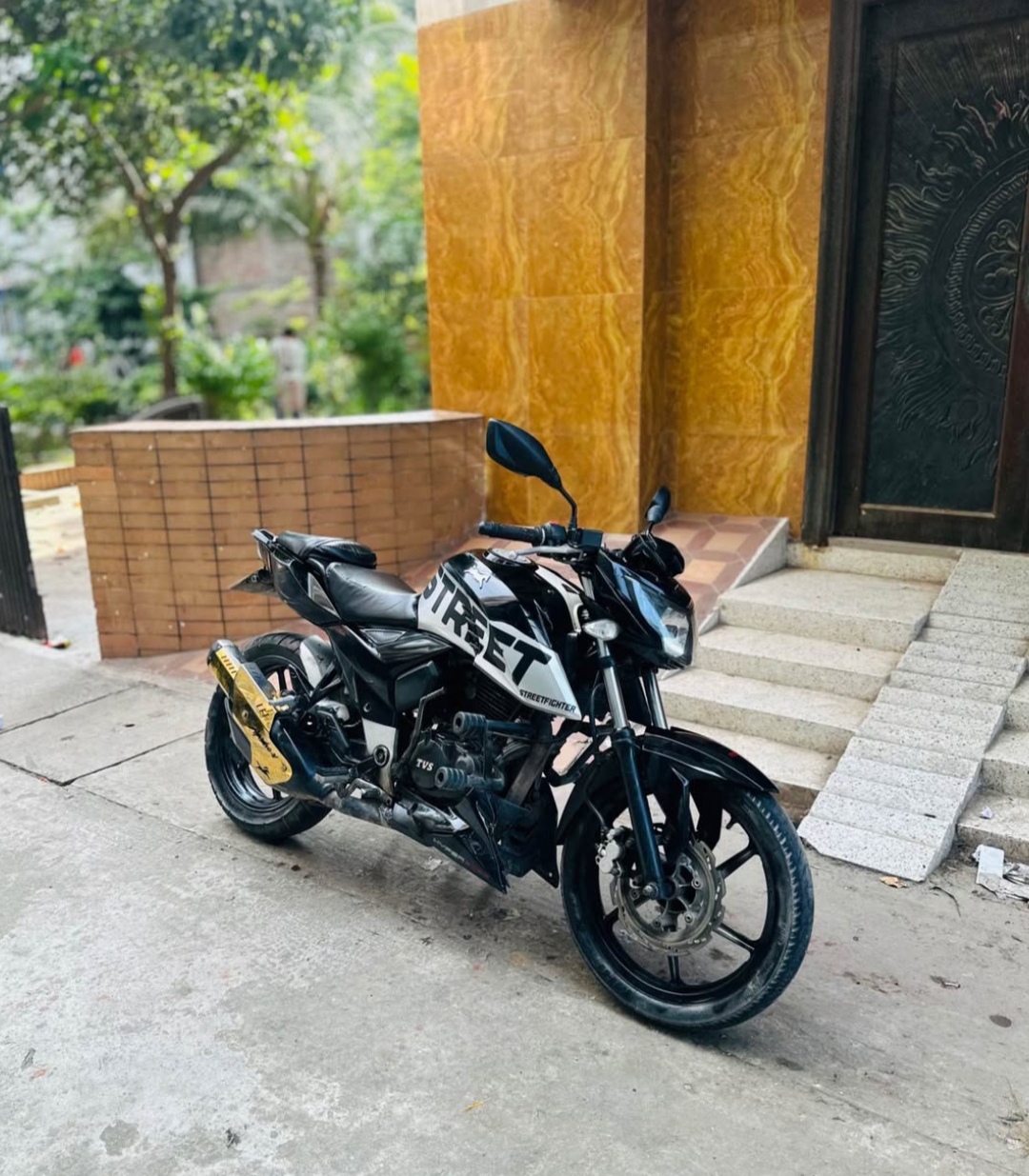 Apache 4v DD