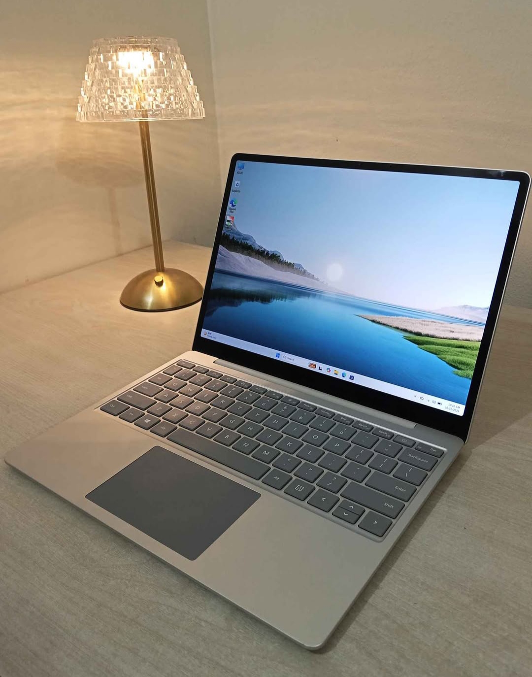 ​Microsoft Surface Laptop Go 1 (Platinum) – Clean Condition