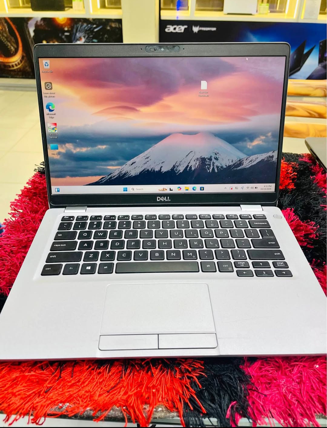 intel core i5 10gen 8GB ram 256GB ssd