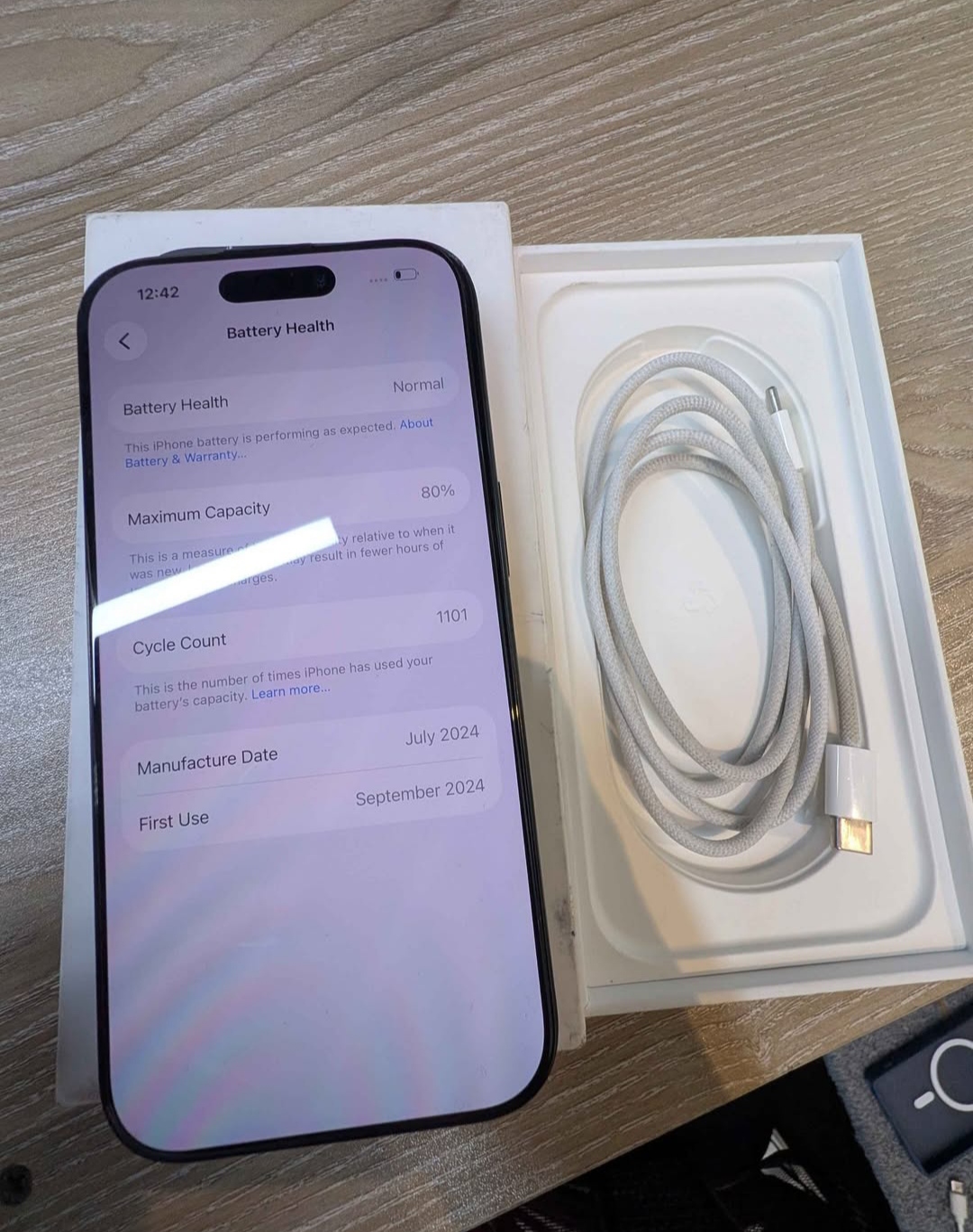 Iphone 16 pro physical sim (256gb)