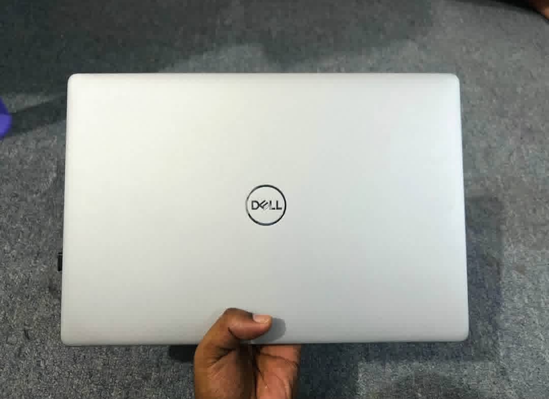 Dell i3-10th Gen (8gb/256gb)