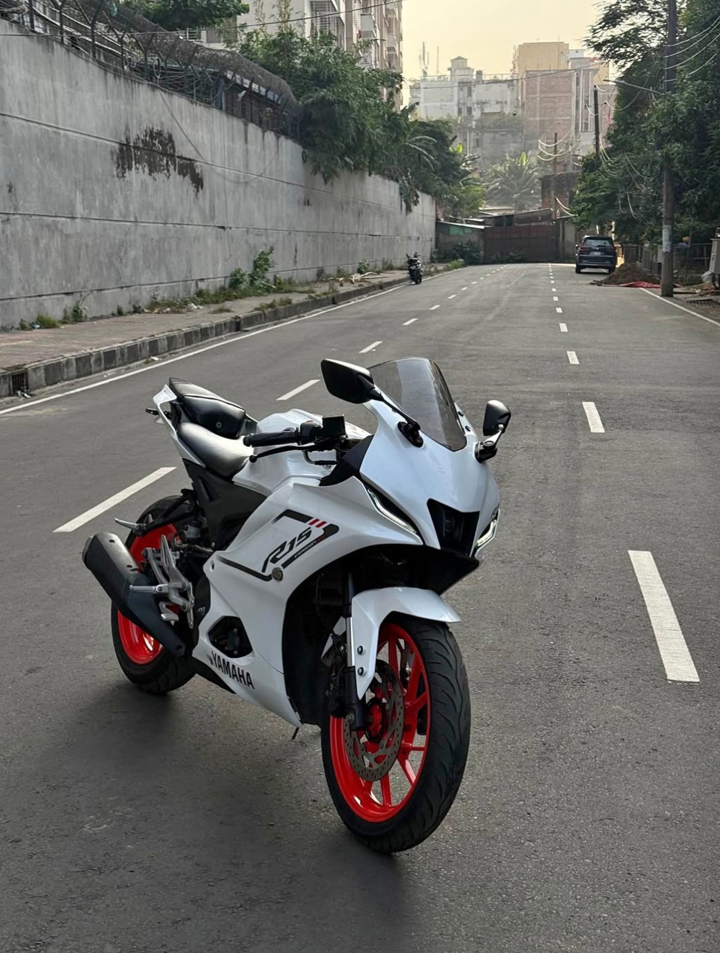 Yamaha R15 v4 intensity white 2026