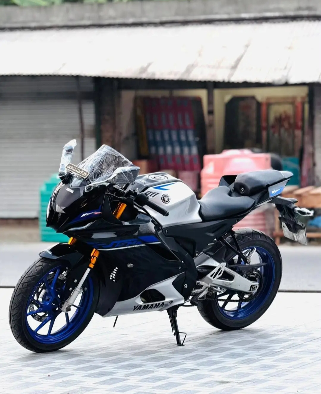 R15 m indo