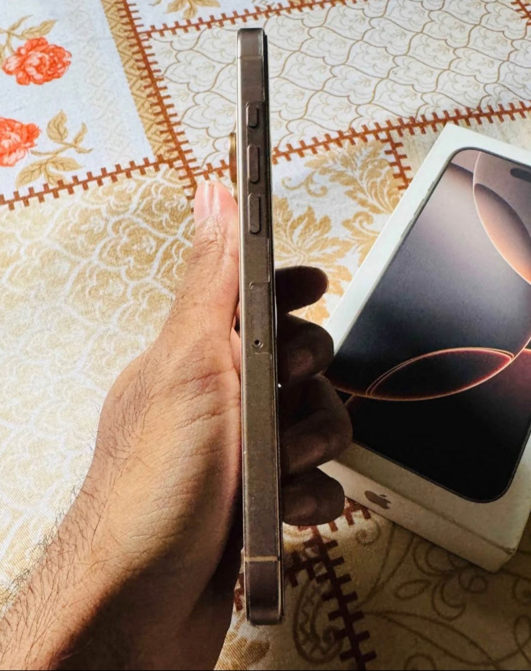 iPhone 16 pro max (256gb) desert titanium