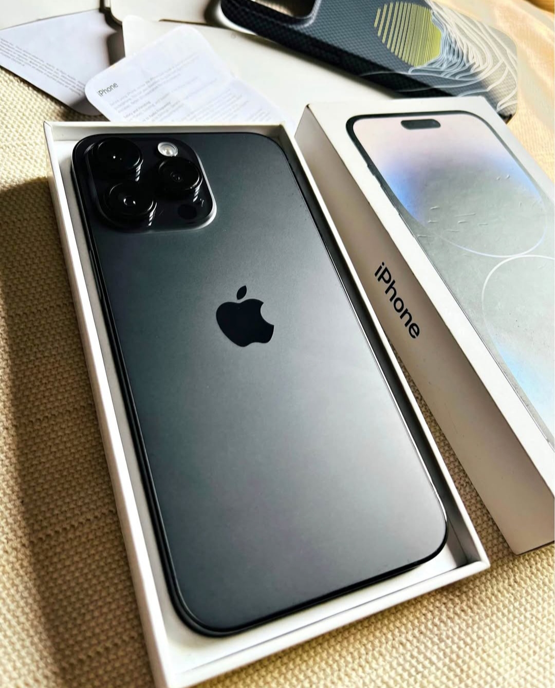 iPhone 14pro max (with box )