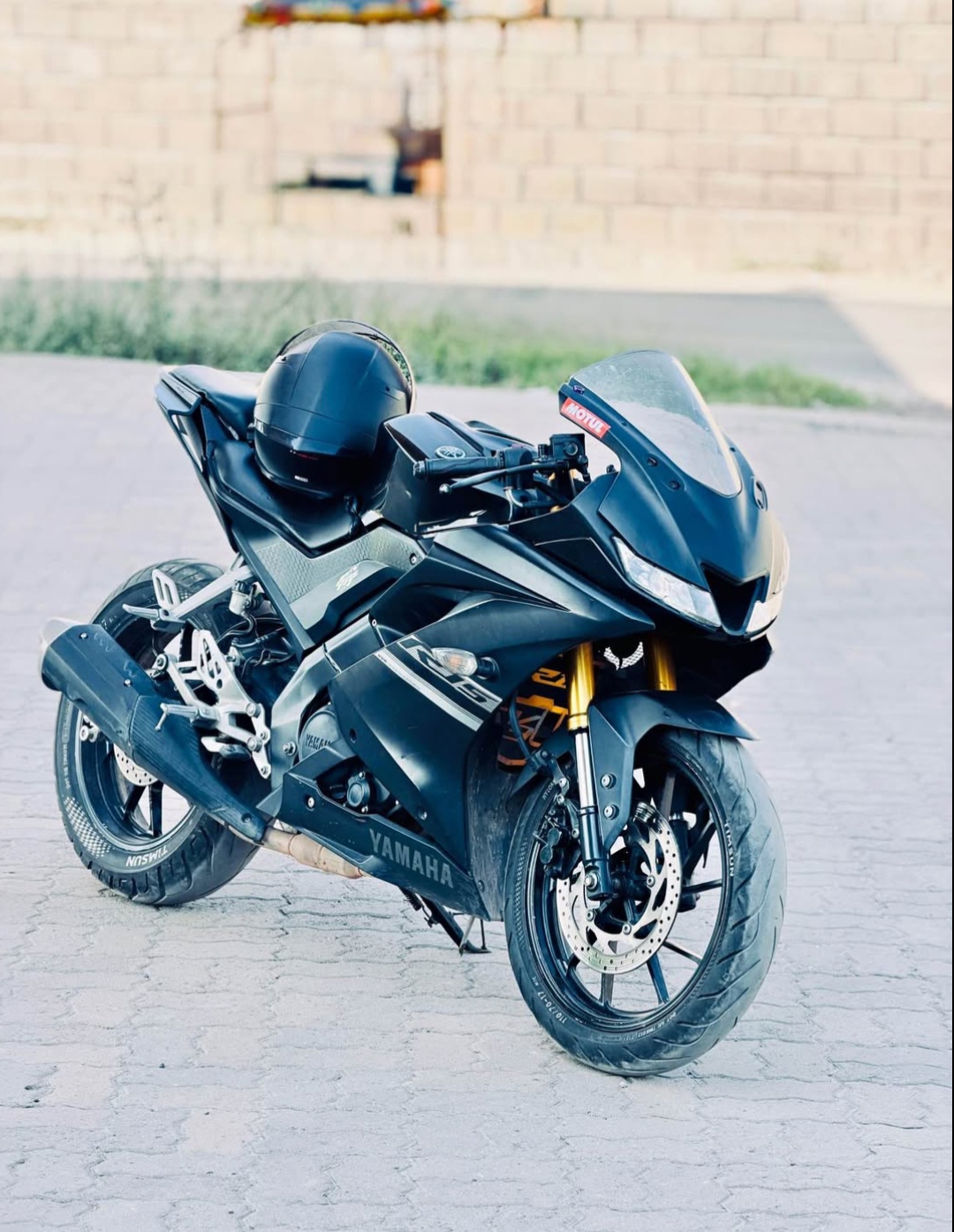 R15 v3 Indo