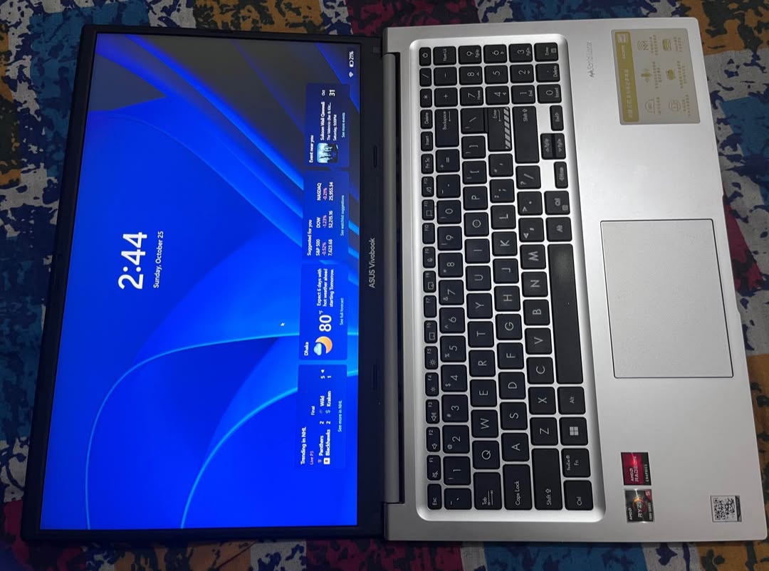 Asus Vivobook 15 AMD Ryzen 5 7430U 16GB Ram 512 GB SSD nvme 15.6″ FHD Full fresh condition laptop