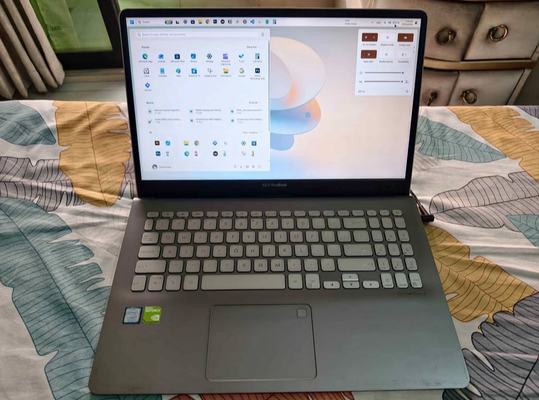 Asus Vivobook S15 S530FN – 15’6 Inch Display / i7 8th Generation – 16 GB RAM / 256 GB SSD / 1 TB HD