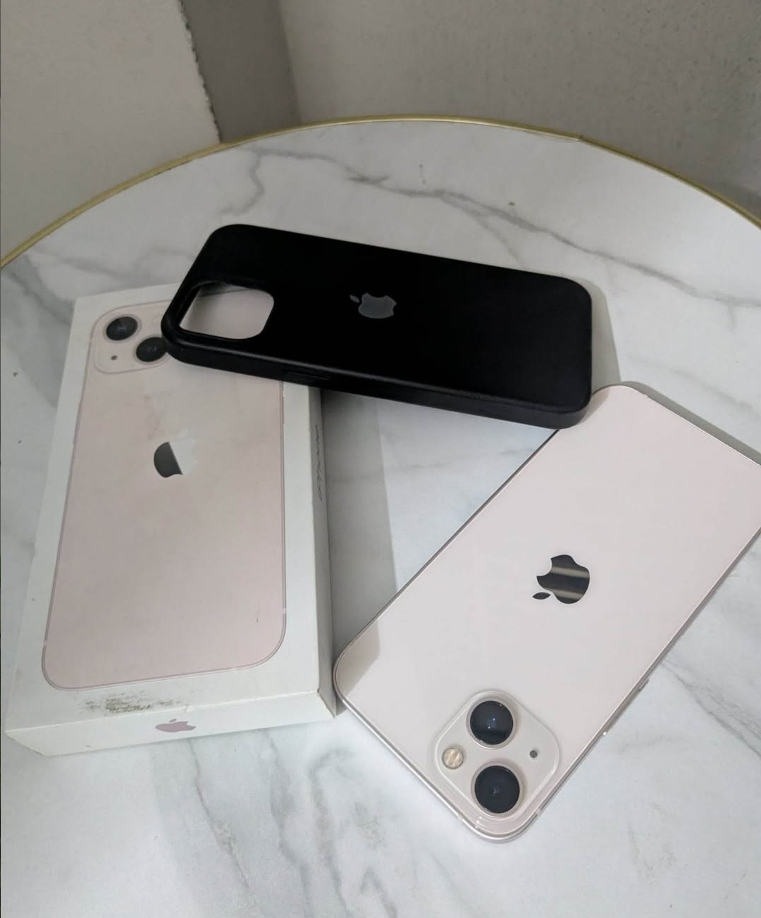 iPhone 13iPhone 13